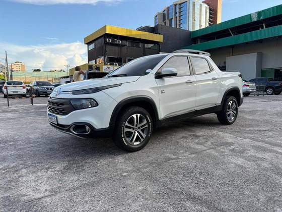 FIAT TORO 2.0 16V TURBO DIESEL FREEDOM 4WD AT9 FIAT TORO 2.0 16V TURBO DIESEL FREEDOM 4WD AT9